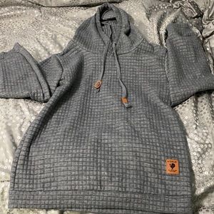 NWOT SIIMHWRSS QUILTED HOODIE